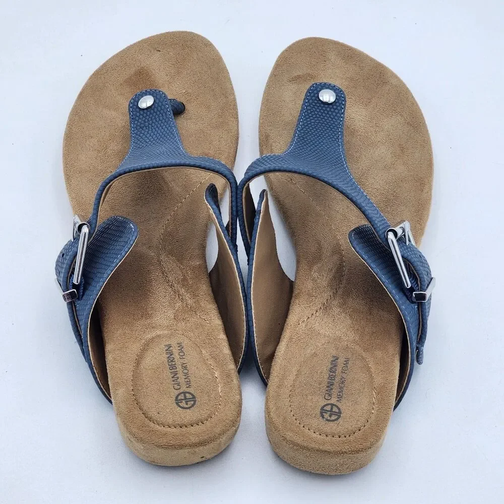 Giani Bernini Rivver Memory Foam Buckle Thong Comfort Sandals Blue Croc Size 7.5